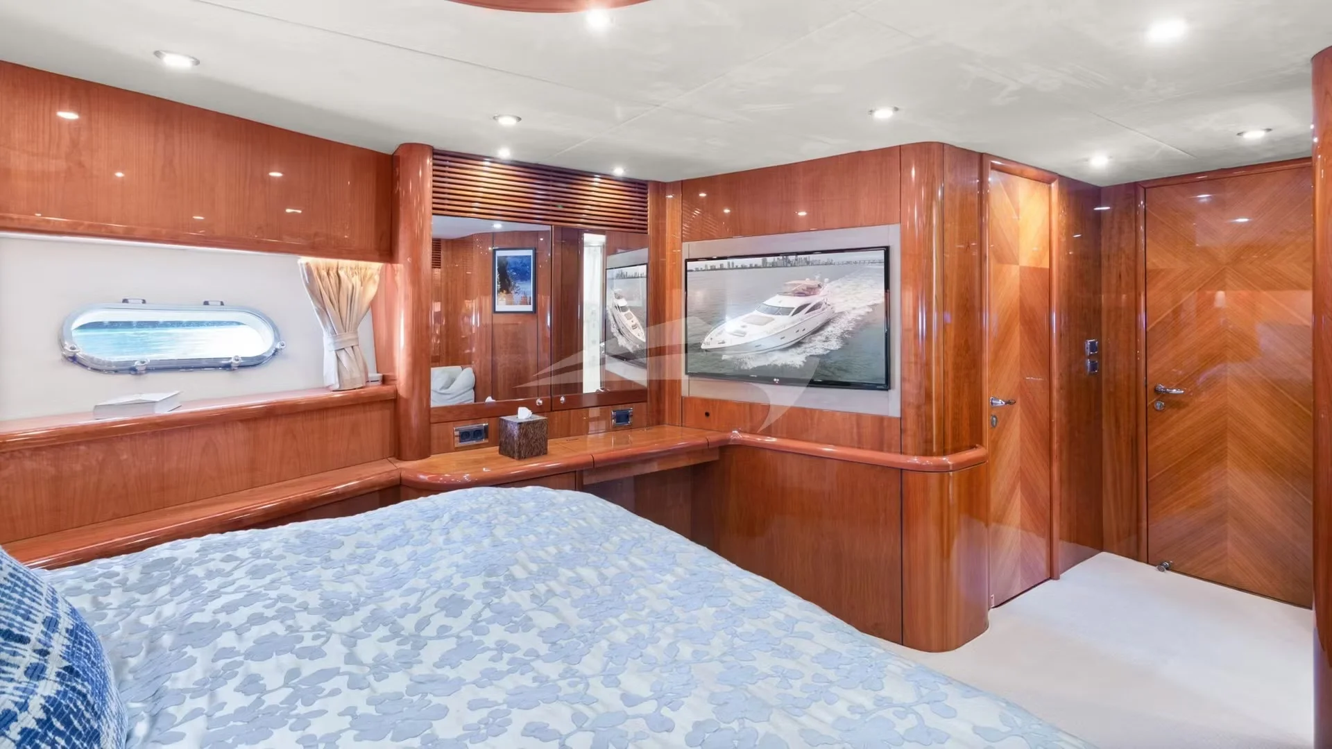 90ft Sunseeker Acqua luxury bathroom